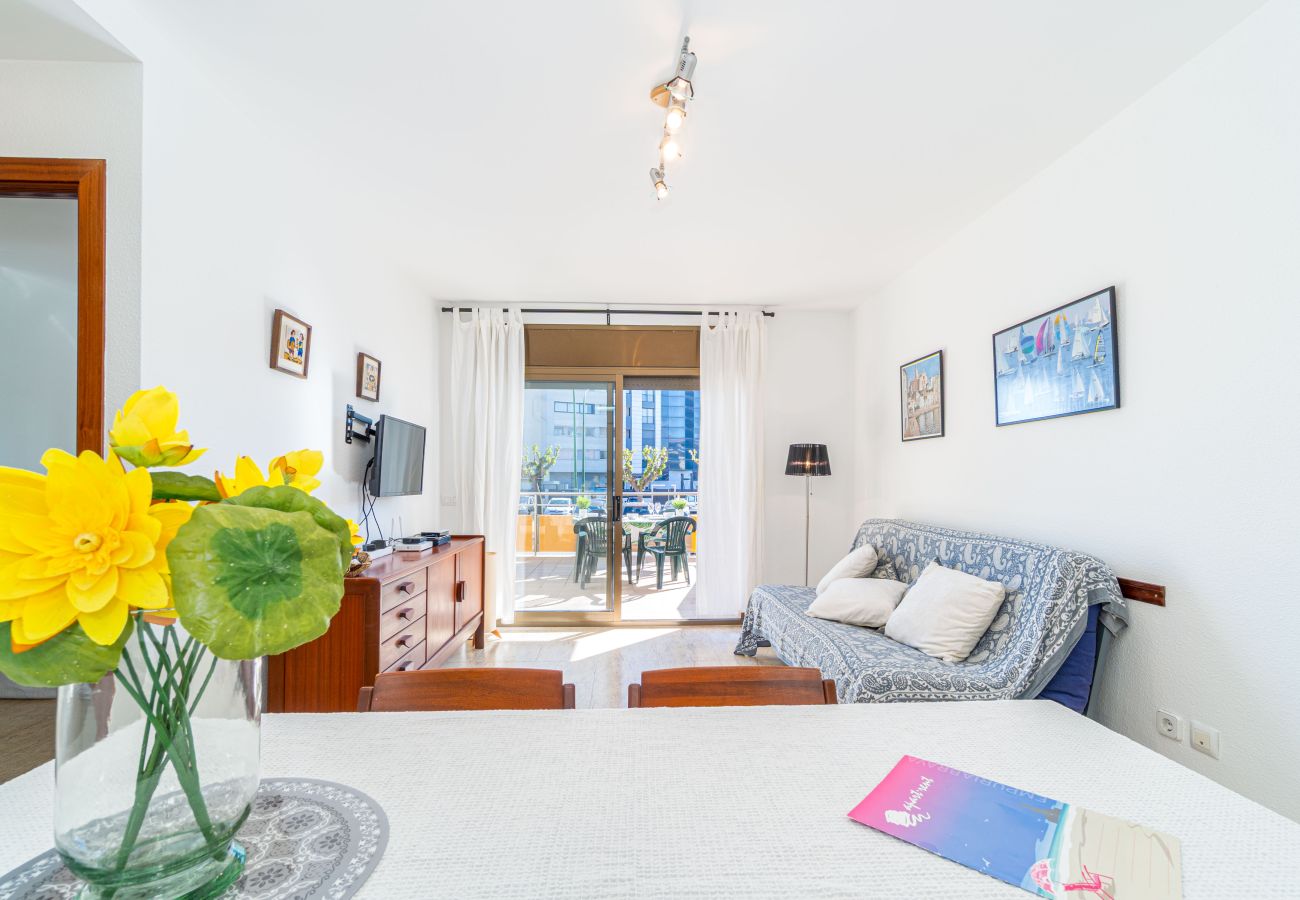 Apartment in Empuriabrava - 0088-MIRABLAU Apartment with side views of the beach