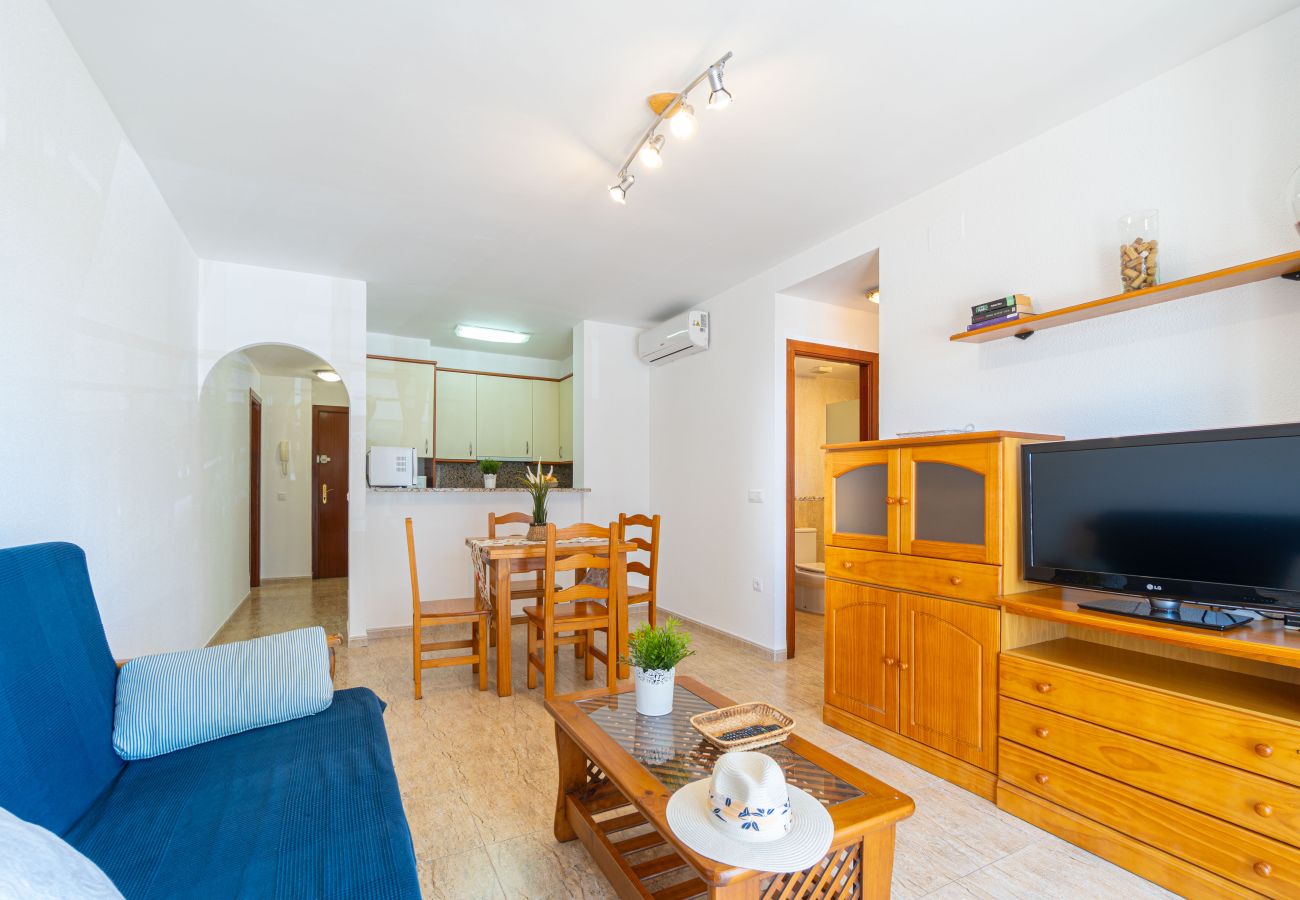 Apartment in Empuriabrava -  0089-MIRABLAU Apartment with side views of the beach