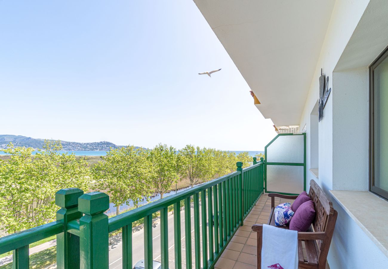 Appartement à Empuriabrava - 0148-PORT DUCAL Appartement avec terrasse, vue sur mer et wifi
