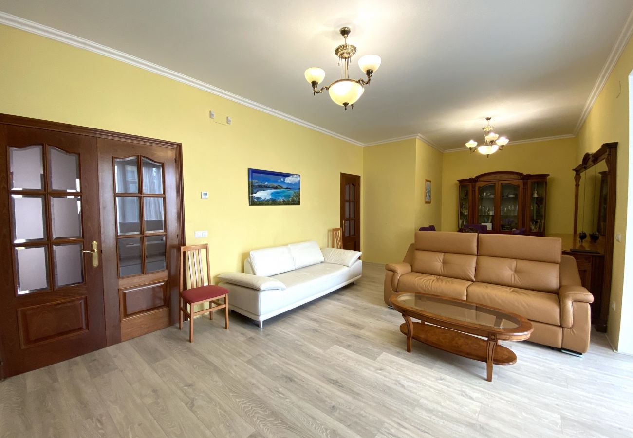 Villa à Empuriabrava - 0125-MONTGRI Maison avec piscine privée et wifi