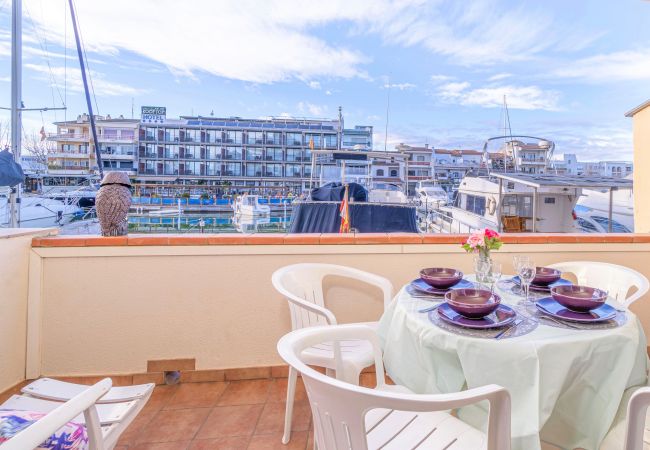 Appartement à Empuriabrava - 0155-PORT SALINS Appartement avec vue sur canal