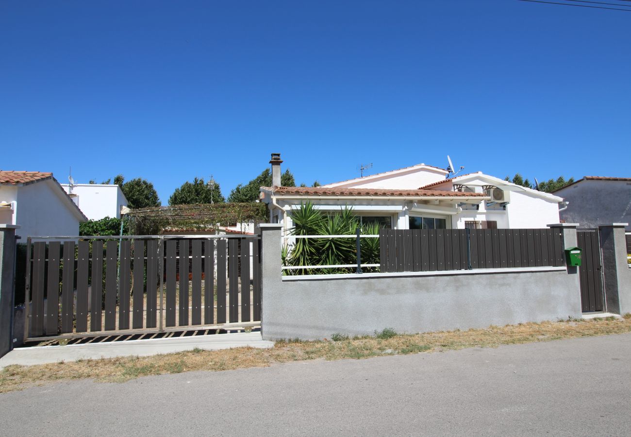 Villa à Empuriabrava - 0032-CARLIT Maison avec jardin et 3 chambres