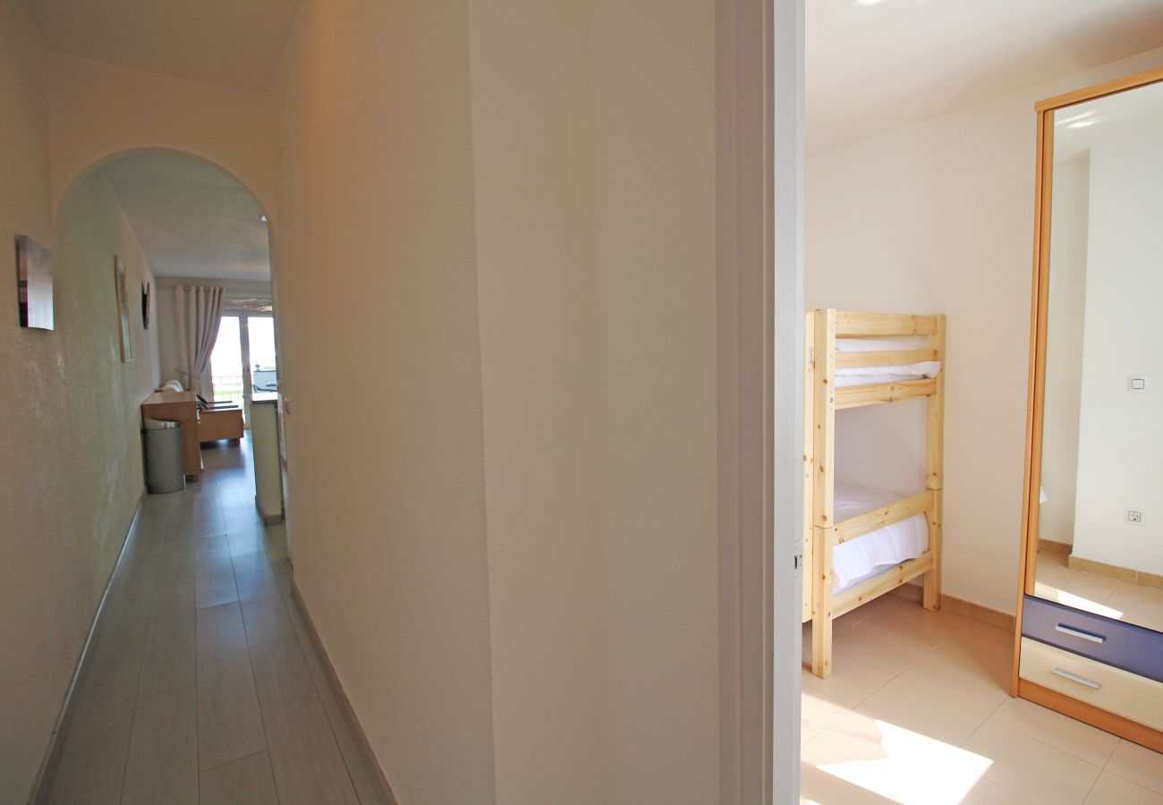 Appartement à Empuriabrava - 0183-SANT MAURICI Appartement avec vue sur canal et parking