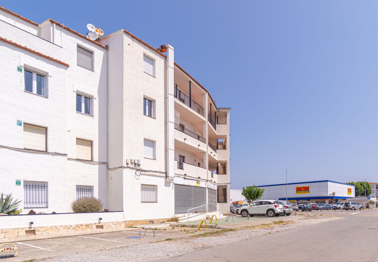 Appartement à Empuriabrava - 0183-SANT MAURICI Appartement avec vue sur canal et parking
