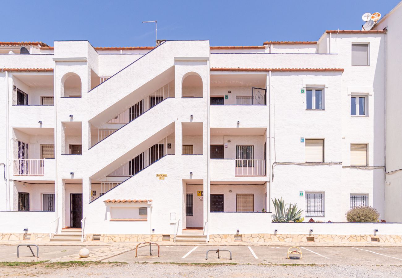 Appartement à Empuriabrava - 0183-SANT MAURICI Appartement avec vue sur canal et parking