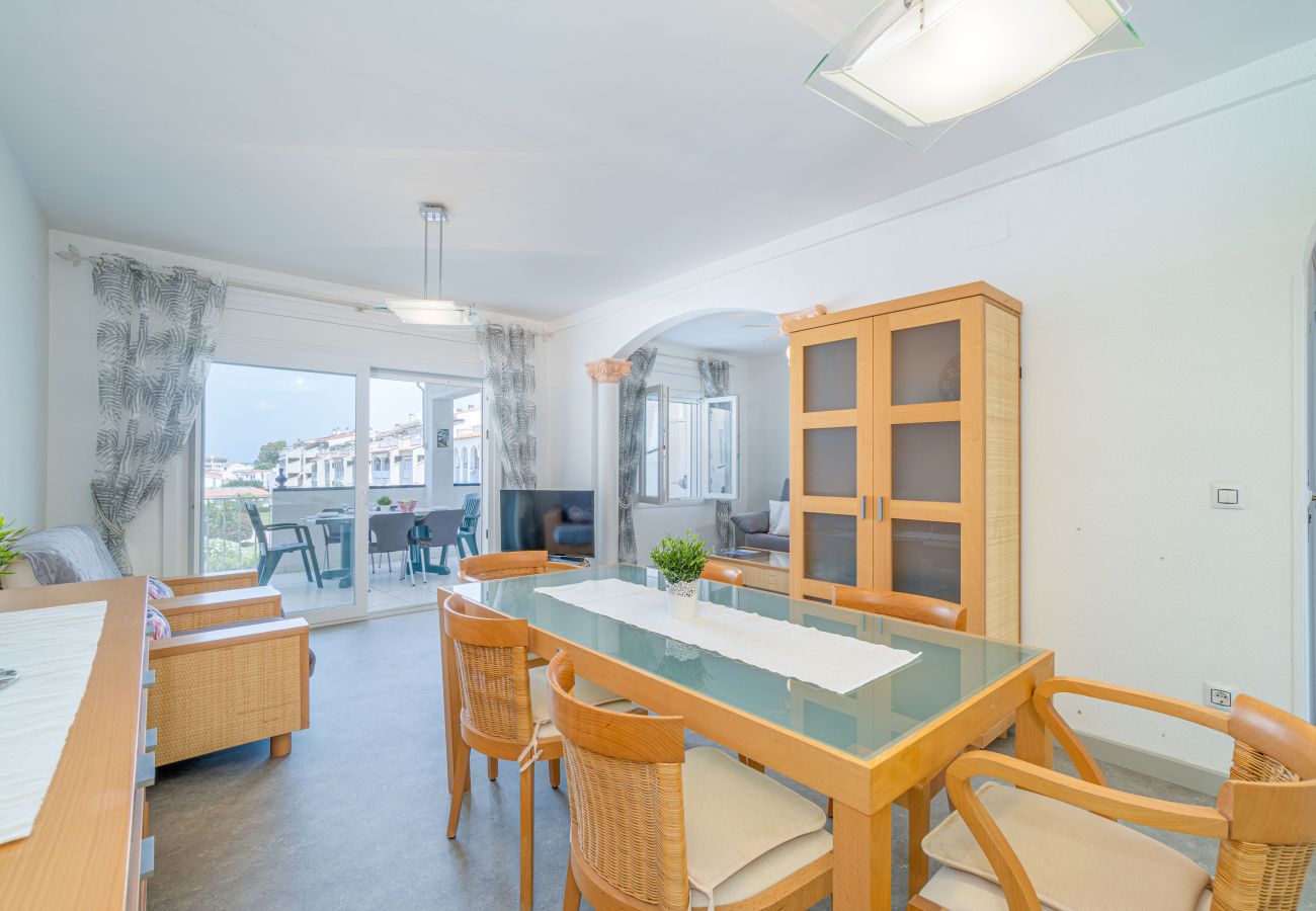 Appartement à Empuriabrava - 0183-SANT MAURICI Appartement avec vue sur canal et parking