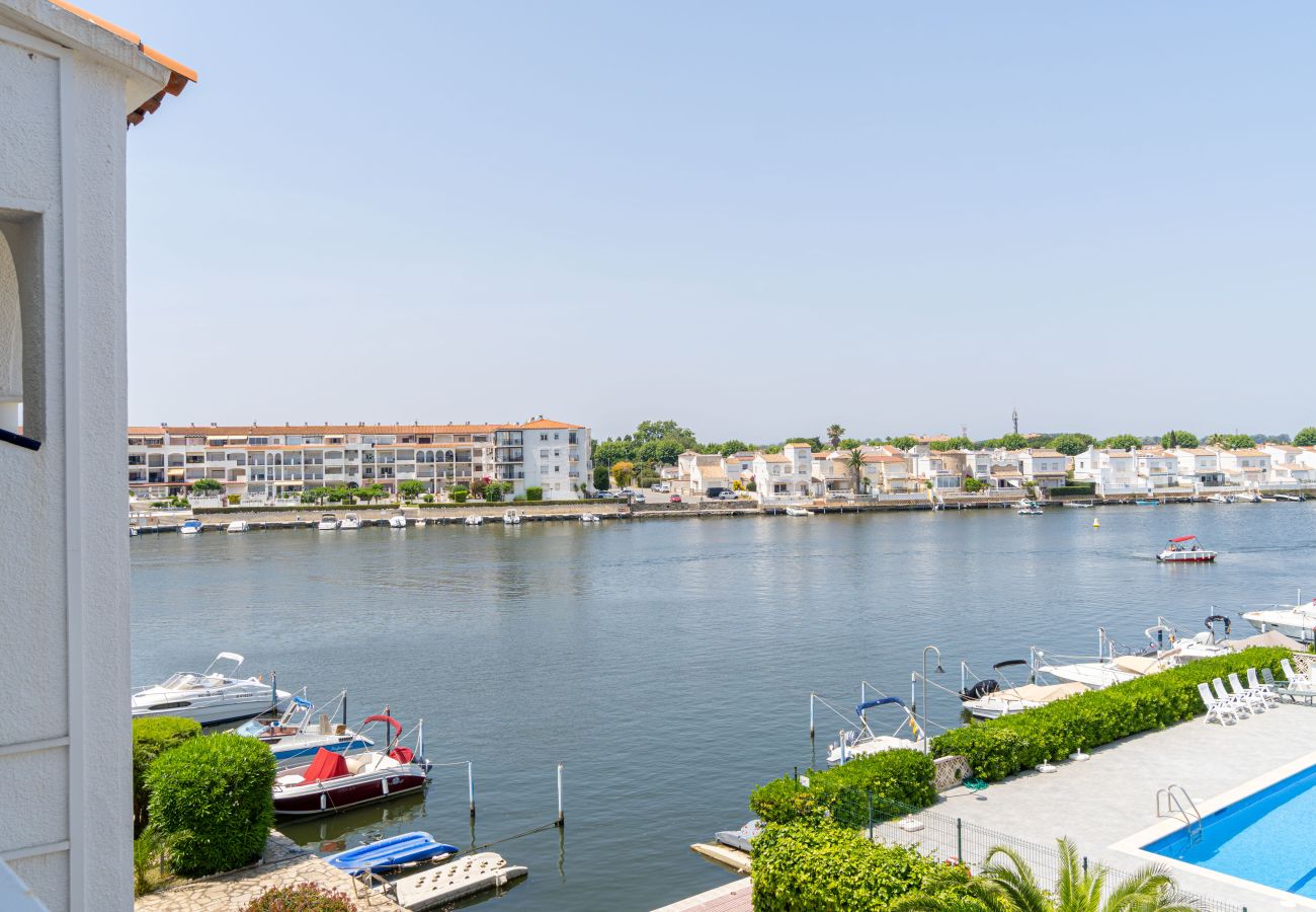 Appartement à Empuriabrava - 0183-SANT MAURICI Appartement avec vue sur canal et parking
