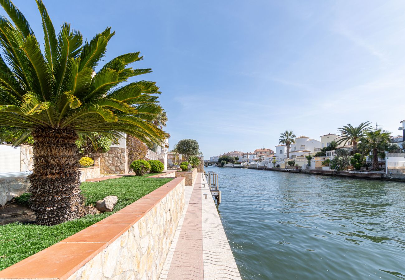 Villa à Empuriabrava - 0002-FLUVIA Maison au canal avec piscine et amarrage