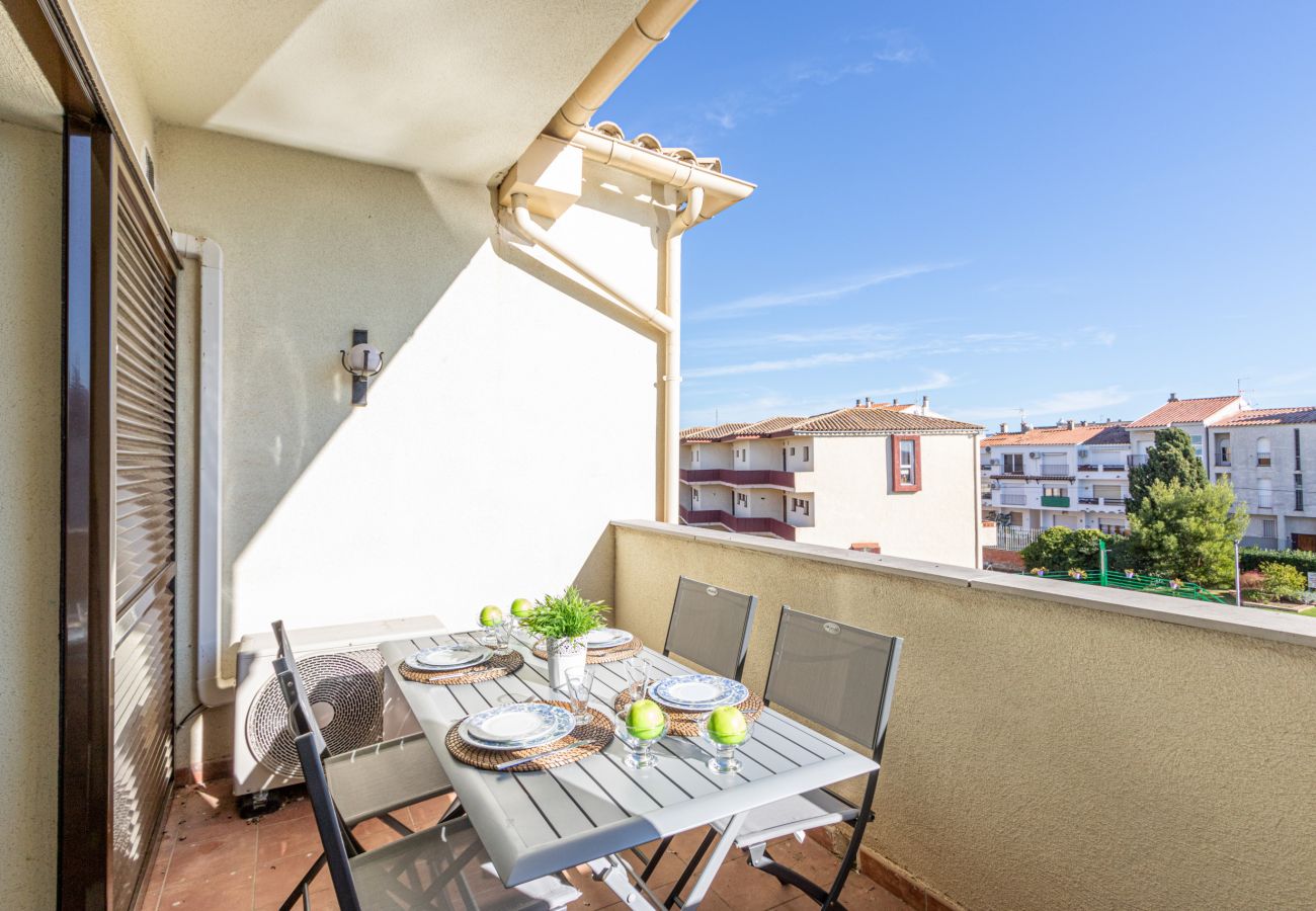Appartement à Empuriabrava - 0147-PORT SOTAVENT Appartement avec vue sur le canal et piscine