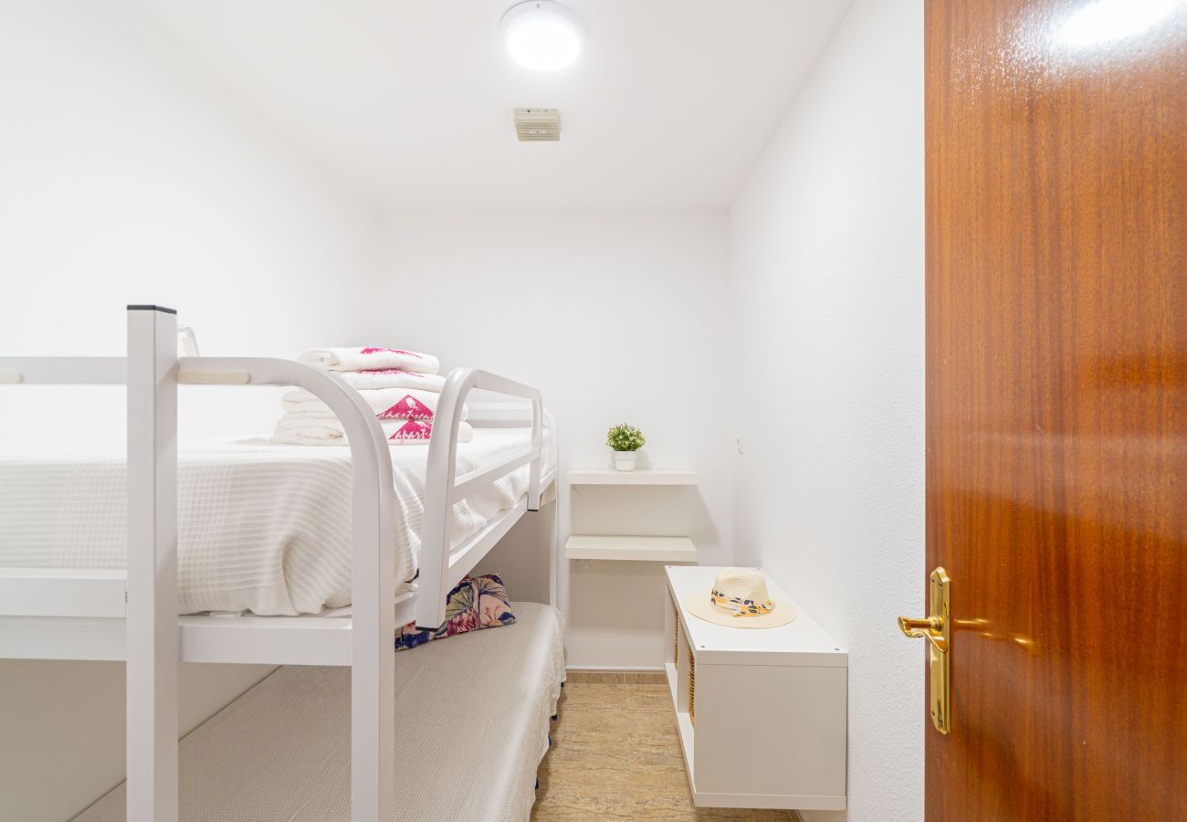 Appartement à Empuriabrava - 0089-MIRABLAU Appartement avec vue latérale sur la plage