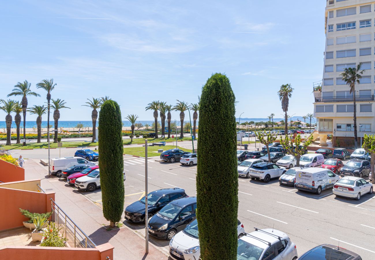Appartement à Empuriabrava - 0089-MIRABLAU Appartement avec vue latérale sur la plage