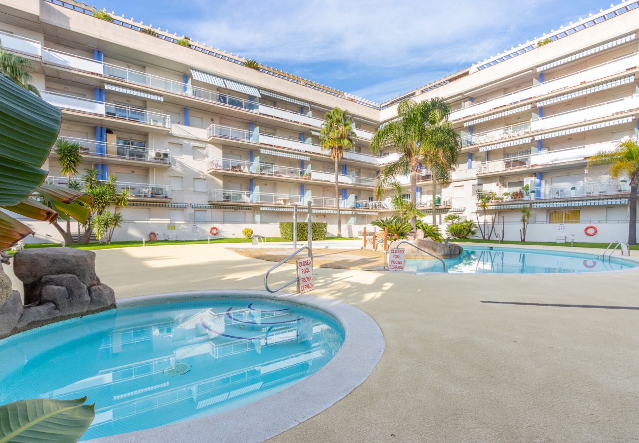 Appartement à Rosas / Roses - 2005-PORT CANIGO  Appartement avec piscine communautaire et vue sur le canal 