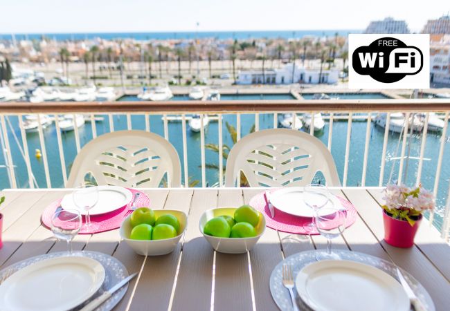 Апартаменты на Empuriabrava - 0161-PORT GREC Квартира с WIFI, видом на канал и море