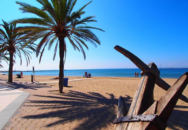 Апартаменты на Rosas / Roses - 2027-POETA MARQUINA Квартира с 2 спальнями Апартаменты на Rosas / Roses - 2027-POETA MARQUINA Квартира с 2 спальнями