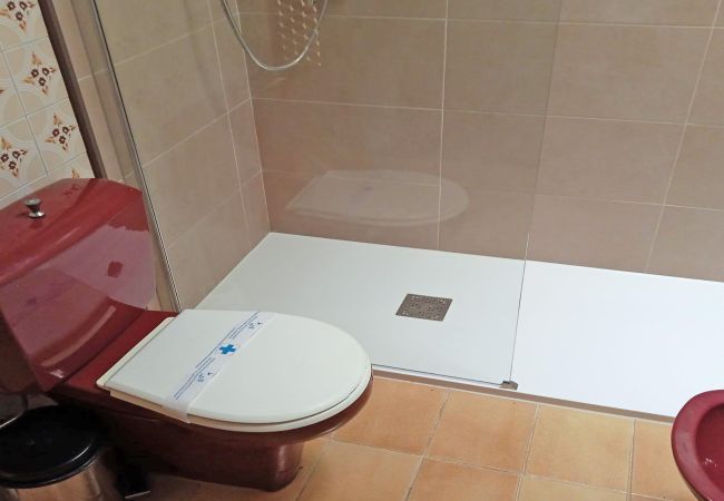 Апартаменты на Rosas / Roses - 2027-POETA MARQUINA Квартира с 2 спальнями Апартаменты на Rosas / Roses - 2027-POETA MARQUINA Квартира с 2 спальнями