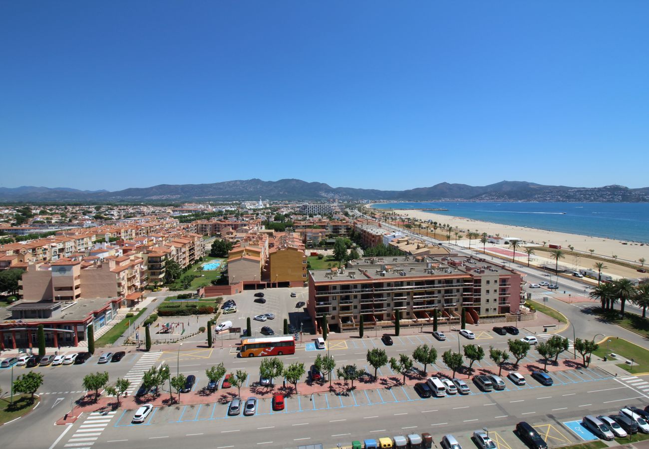 Апартаменты на Эмпуриабра / Empuriabrava - 0186-SAN LUIS Апартаменты с видом на море