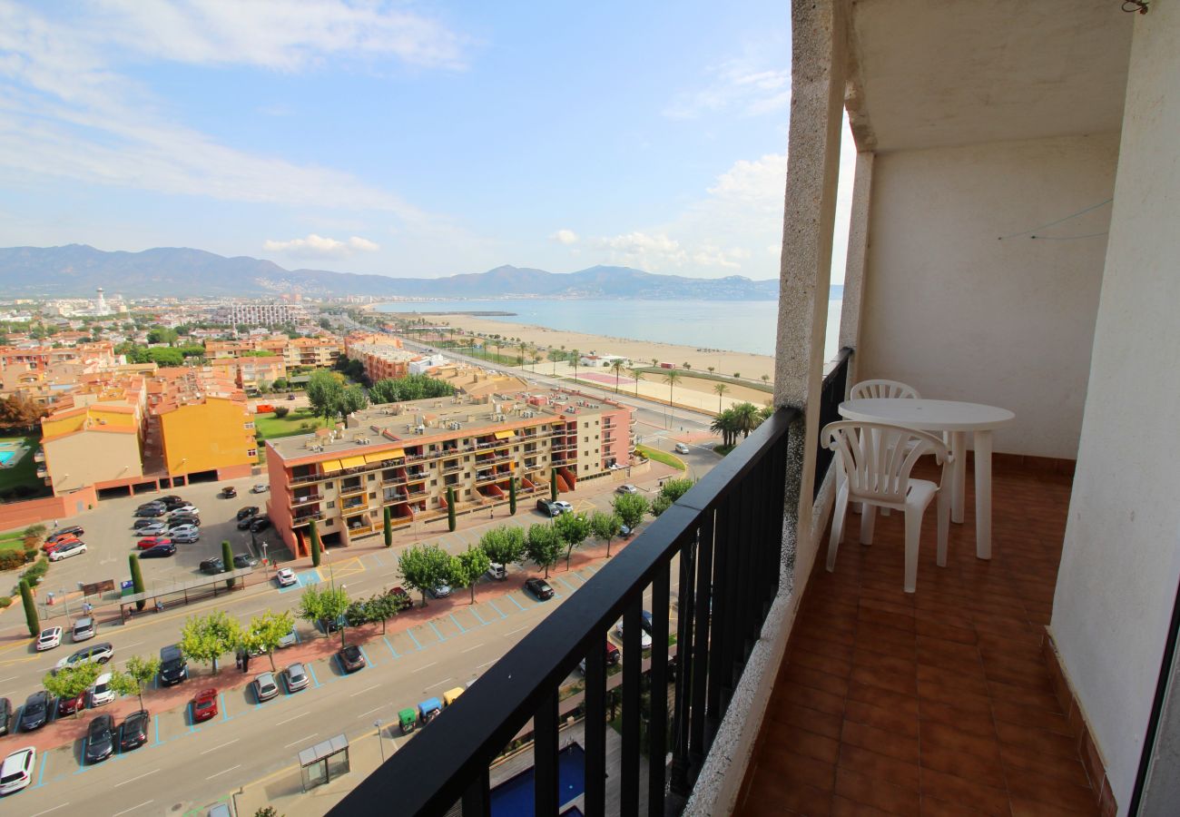 Апартаменты на Эмпуриабра / Empuriabrava - 0186-SAN LUIS Апартаменты с видом на море
