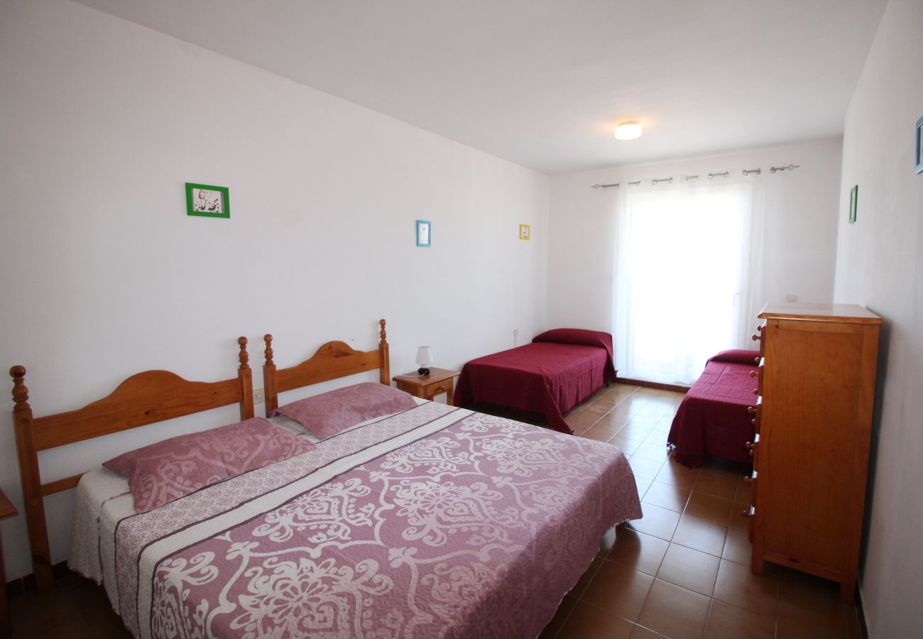 Апартаменты на Эмпуриабра / Empuriabrava - 0186-SAN LUIS Апартаменты с видом на море