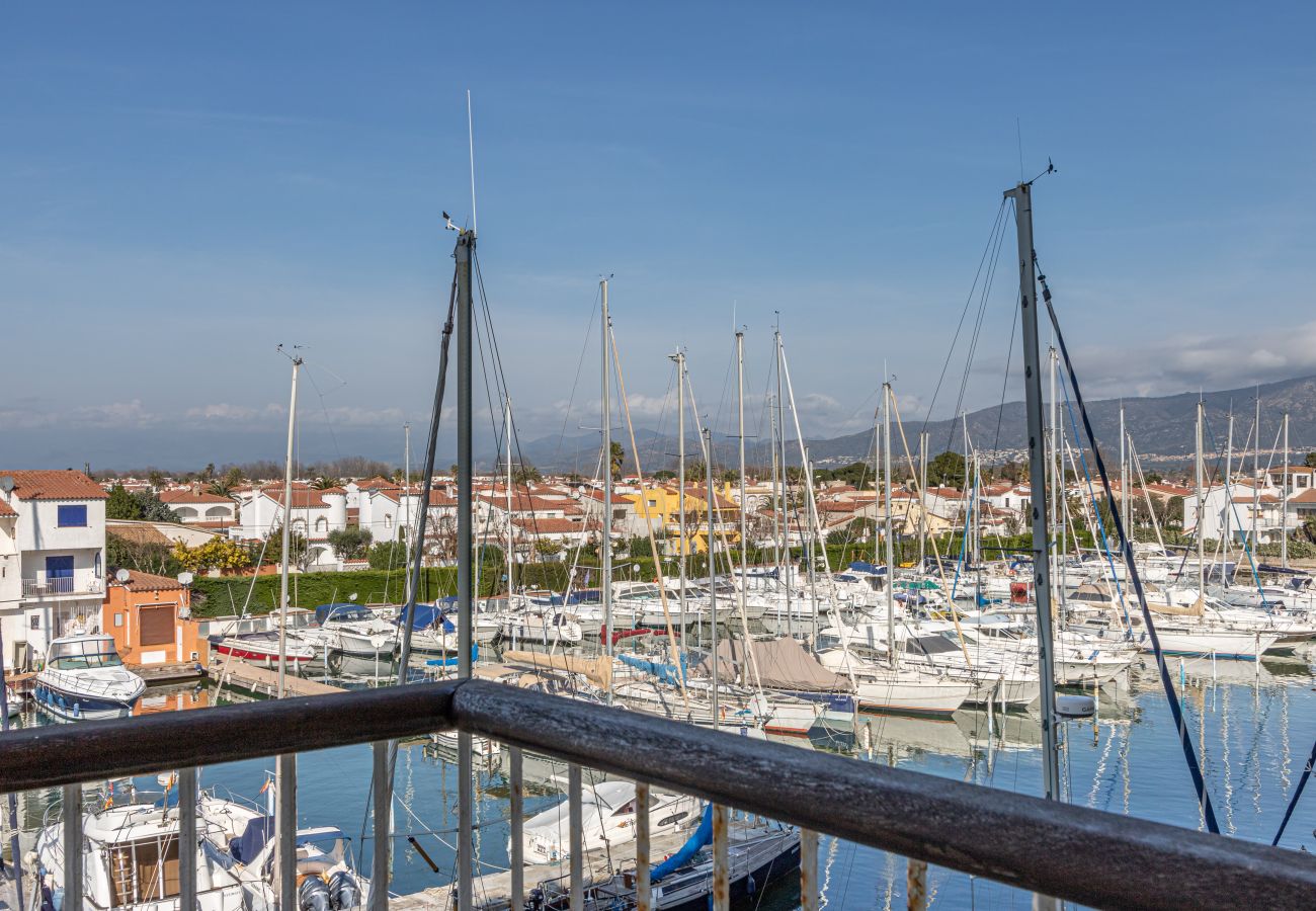 Апартаменты на Эмпуриабра / Empuriabrava - 0112-PORT GREC Квартира с видом на канал