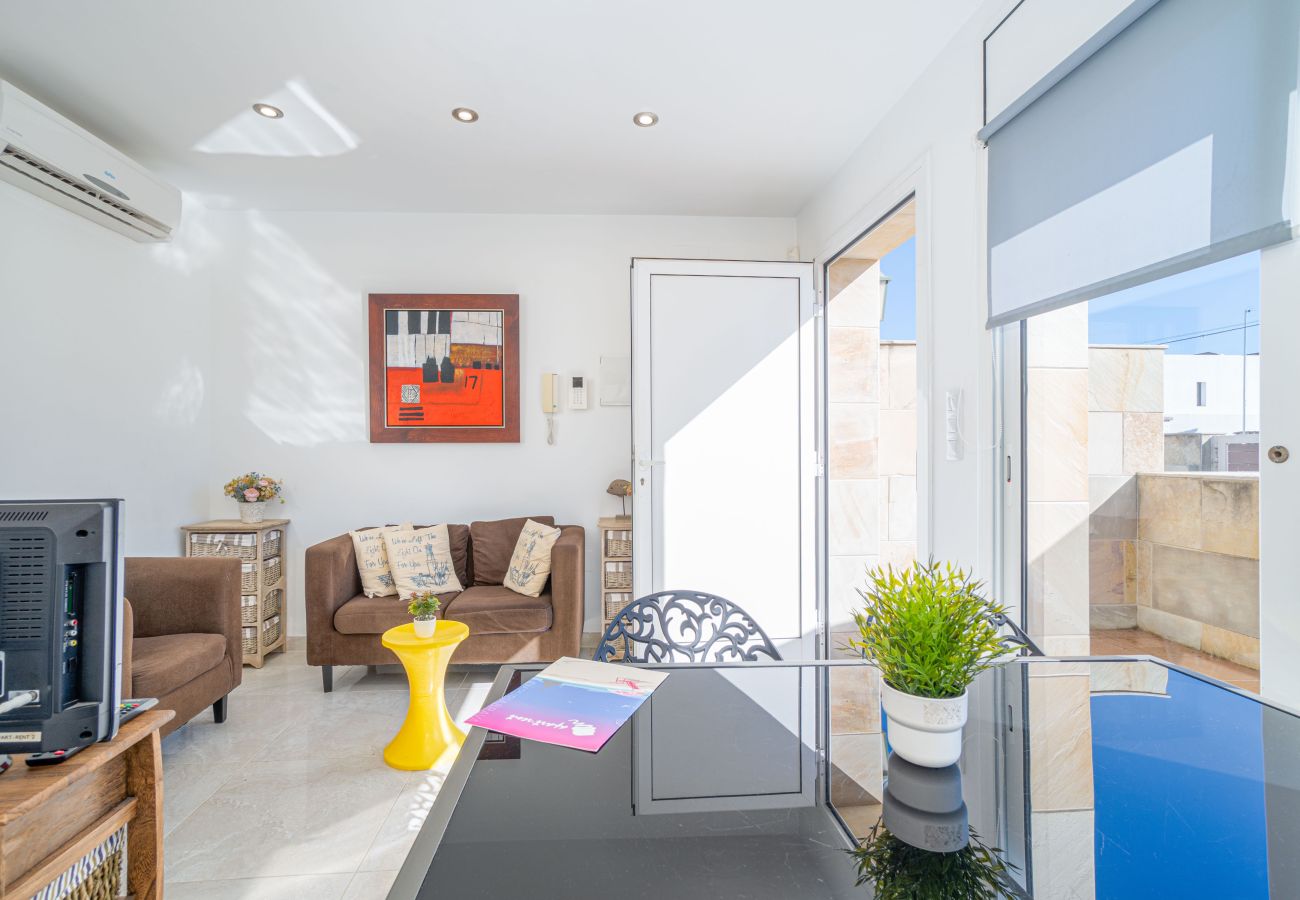 Вилла на Эмпуриабра / Empuriabrava - 0034-NOGUERA Дом с небольшим бассейном