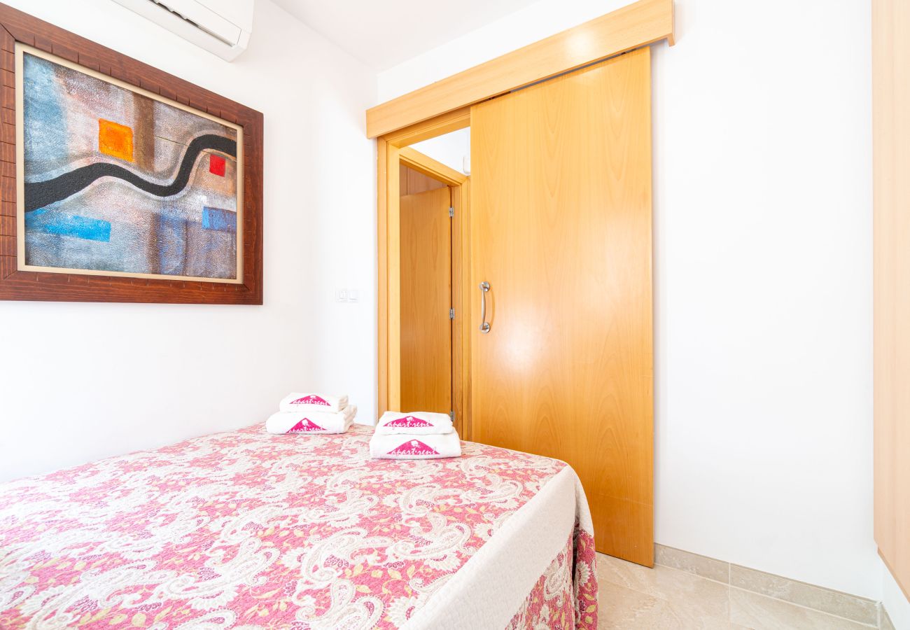 Вилла на Эмпуриабра / Empuriabrava - 0034-NOGUERA Дом с небольшим бассейном