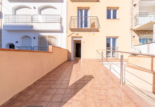 Апартаменты на Empuriabrava - 0155-PORT SALINS Квартира с видом на канал Апартаменты на Empuriabrava - 0155-PORT SALINS Квартира с видом на канал