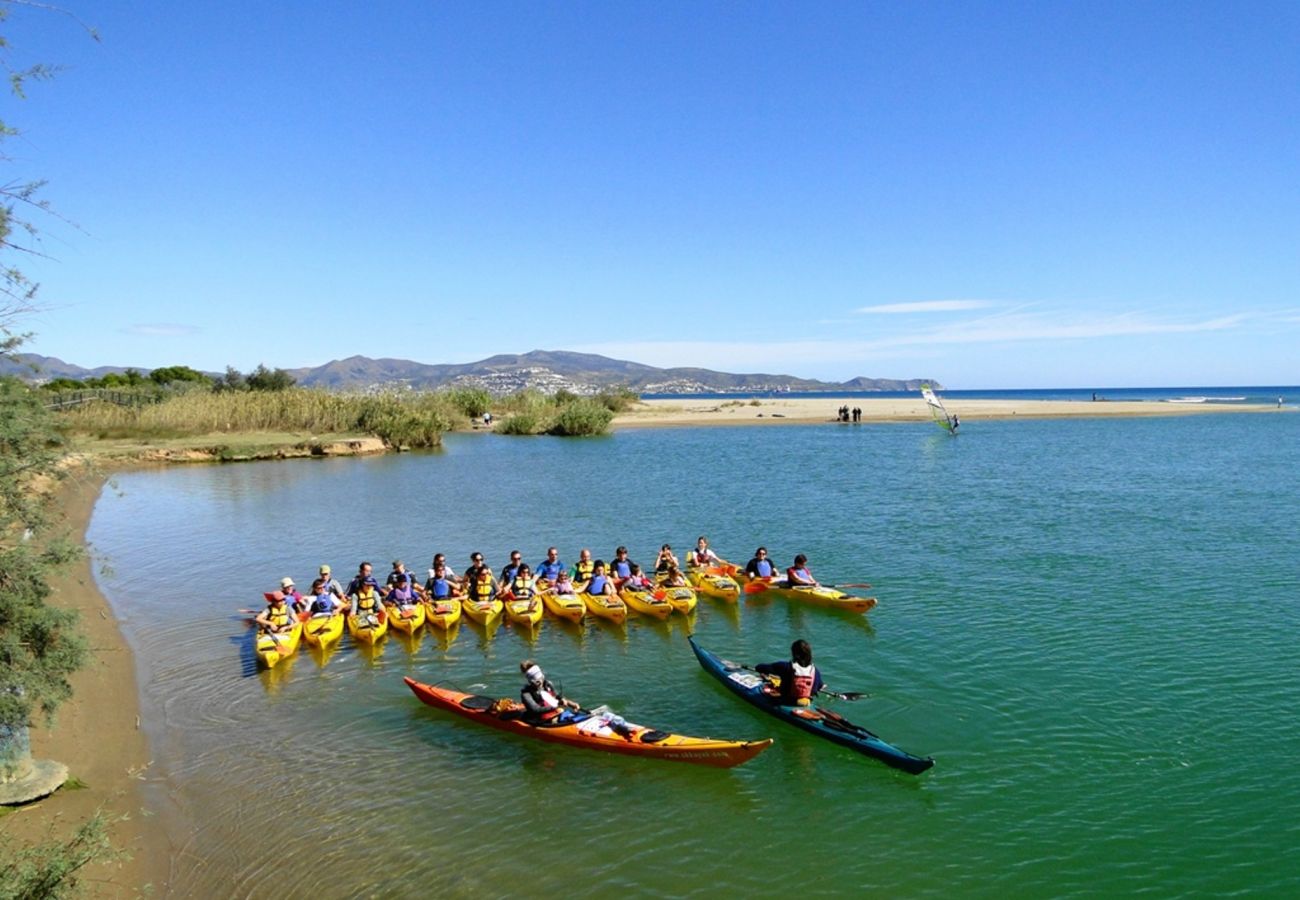 Апартаменты на Эмпуриабра / Empuriabrava - 0195-PORT EMPORDA Квартира с 2 спальнями и террасой