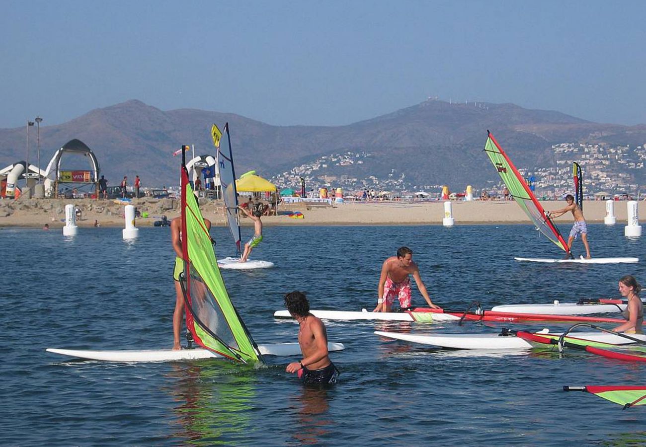 Апартаменты на Эмпуриабра / Empuriabrava - 0195-PORT EMPORDA Квартира с 2 спальнями и террасой