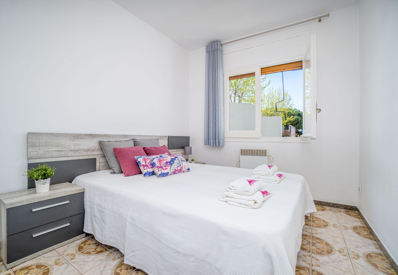 Апартаменты на Эмпуриабра / Empuriabrava - 0195-PORT EMPORDA Квартира с 2 спальнями и террасой