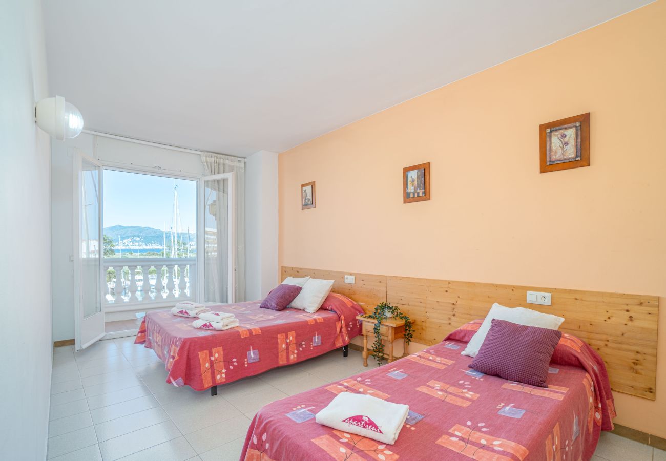 Апартаменты на Эмпуриабра / Empuriabrava - 0132-PORT MOXO  Квартира с террасой и видом на канал