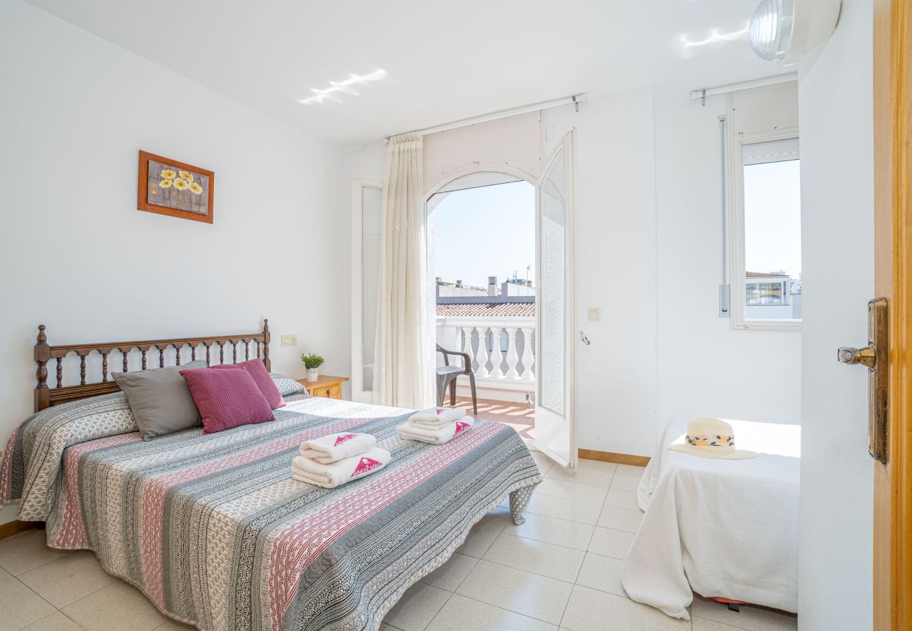 Апартаменты на Эмпуриабра / Empuriabrava - 0132-PORT MOXO  Квартира с террасой и видом на канал