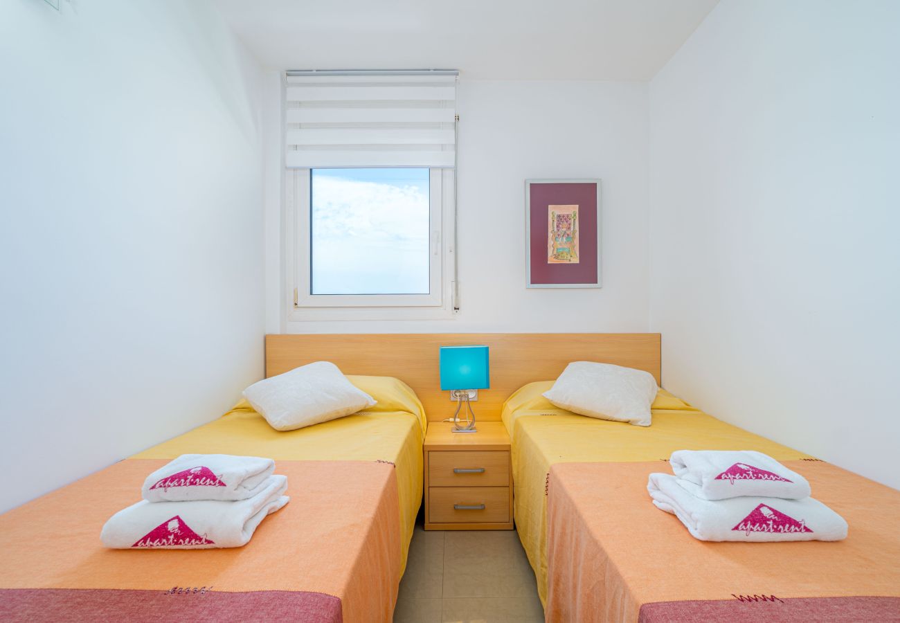 Апартаменты на Эмпуриабра / Empuriabrava - 0160-PORT GREC Квартира с WIFI, Smart TV, видом на канал и море