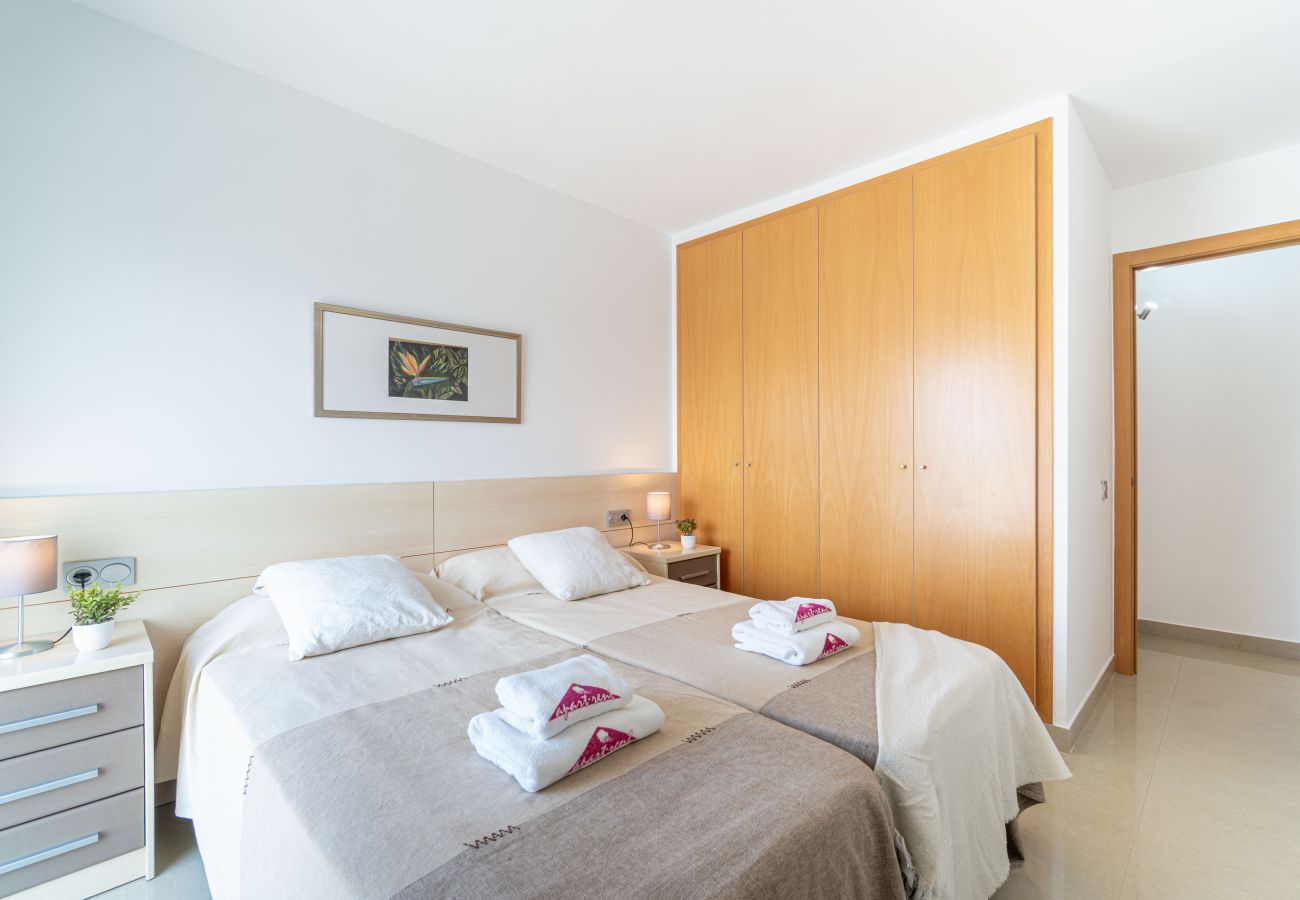 Апартаменты на Эмпуриабра / Empuriabrava - 0160-PORT GREC Квартира с WIFI, Smart TV, видом на канал и море