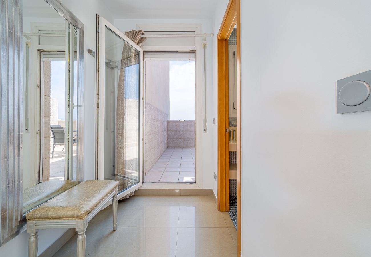 Апартаменты на Эмпуриабра / Empuriabrava - 0160-PORT GREC Квартира с WIFI, Smart TV, видом на канал и море