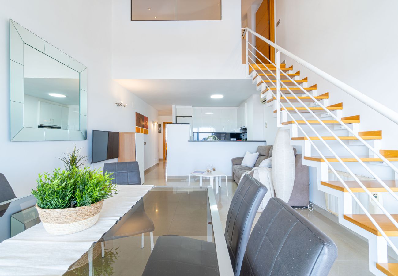 Апартаменты на Эмпуриабра / Empuriabrava - 0160-PORT GREC Квартира с WIFI, Smart TV, видом на канал и море
