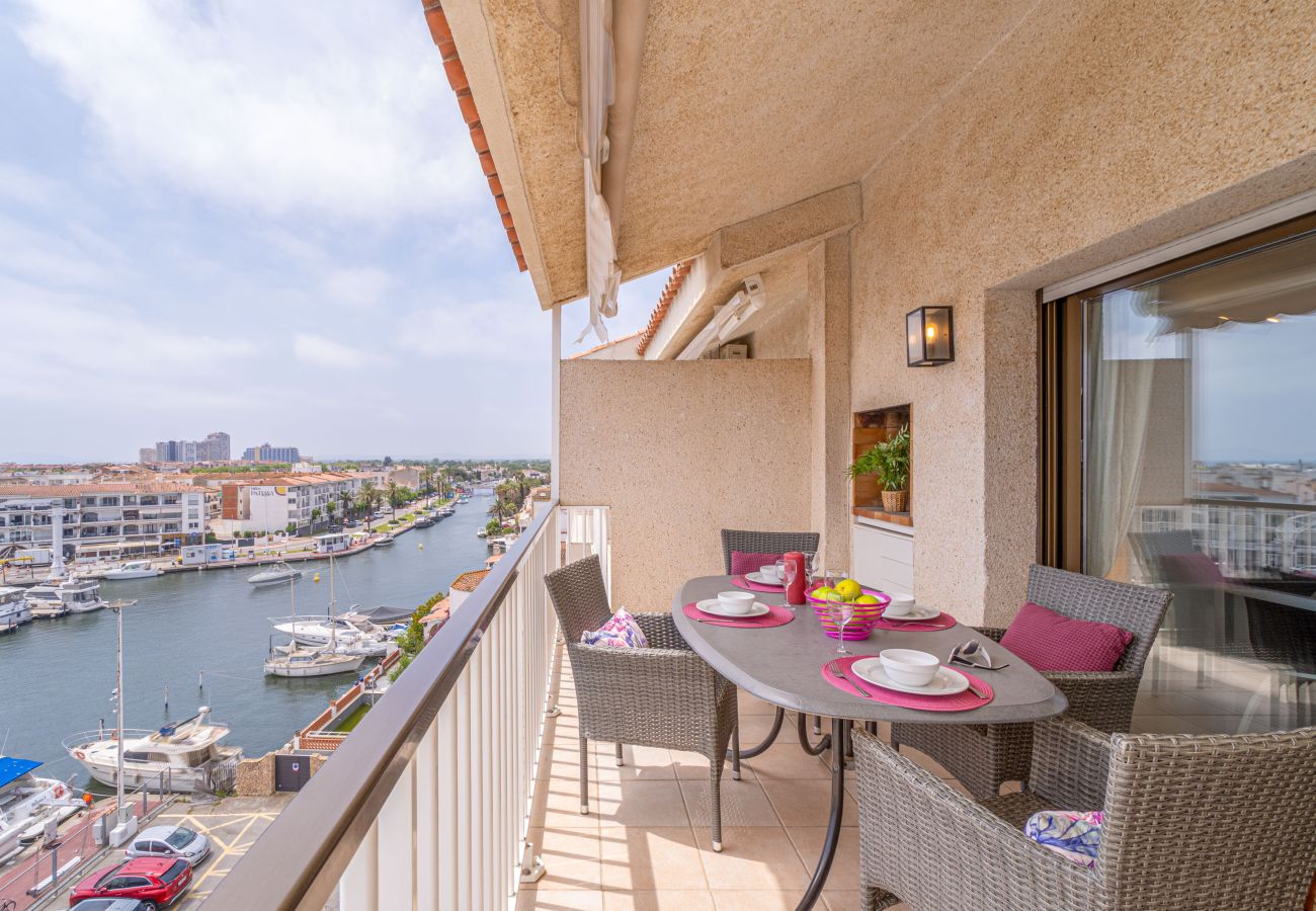 Апартаменты на Эмпуриабра / Empuriabrava - 0160-PORT GREC Квартира с WIFI, Smart TV, видом на канал и море