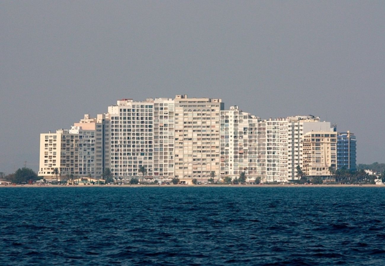 Квартира-студия на Эмпуриабра / Empuriabrava - 0115-MANHATTAN Студия с видом на море