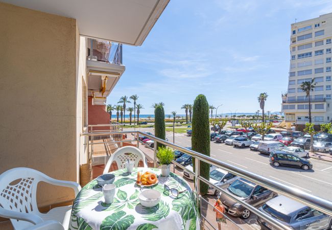 Апартаменты на Empuriabrava - 0089-MIRABLAU Апартаменты с боковым видом на пляж