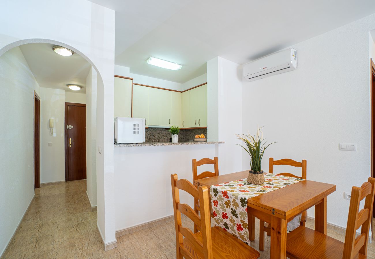 Апартаменты на Эмпуриабра / Empuriabrava - 0089-MIRABLAU Апартаменты с боковым видом на пляж