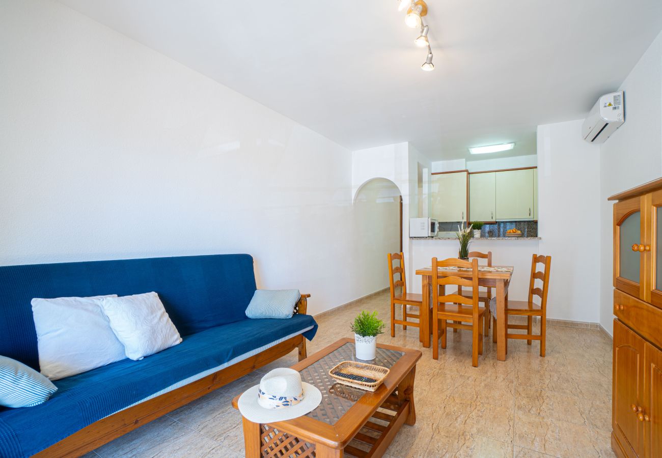 Апартаменты на Эмпуриабра / Empuriabrava - 0089-MIRABLAU Апартаменты с боковым видом на пляж