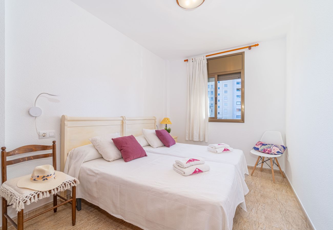 Апартаменты на Эмпуриабра / Empuriabrava - 0089-MIRABLAU Апартаменты с боковым видом на пляж